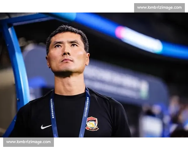 赛后热议持续发酵焦点判罚与战术调整引发全网讨论球员表现教练决策